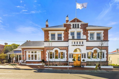 Cygnet Old Bank - Darwin Holiday 0