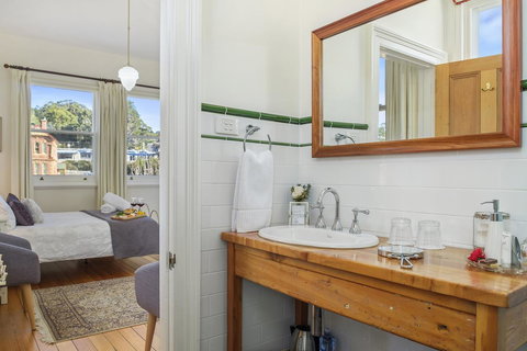 Cygnet Old Bank - Darwin Holiday 5