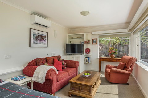 Moonrise View Apartment - Darwin Holiday 1