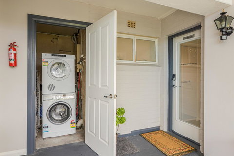 Moonrise View Apartment - Darwin Holiday 9