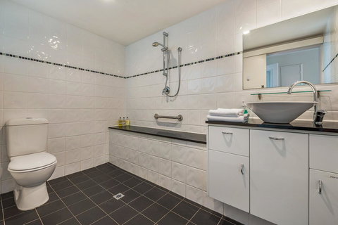 Moonrise View Apartment - Darwin Holiday 3