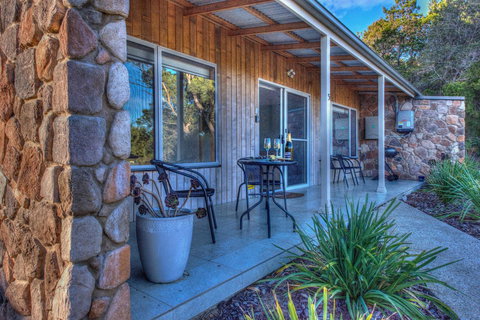 Freycinet Stone Studio 6 - Mica - Darwin Holiday 1