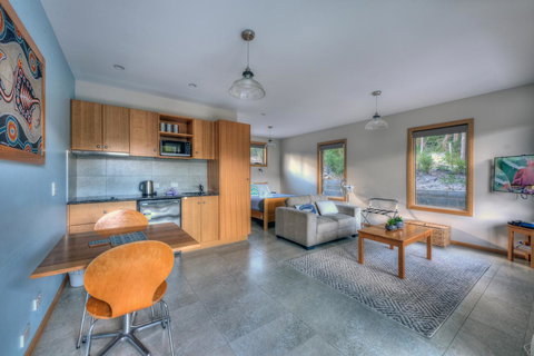 Freycinet Stone Studio 6 - Mica - Darwin Holiday 2