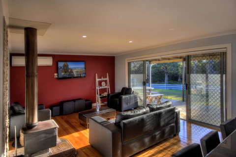 Muirs Beach Retreat - Darwin Holiday 1