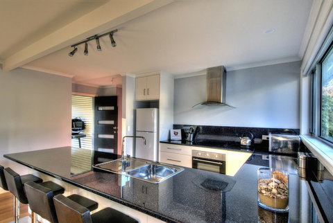 Muirs Beach Retreat - Darwin Holiday 4