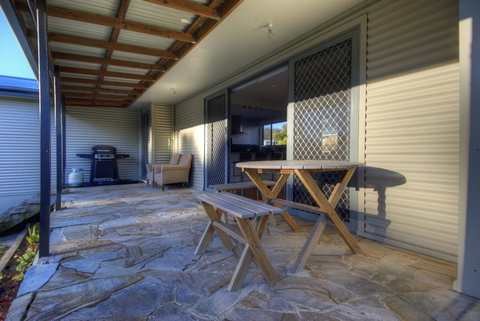 Muirs Beach Retreat - Darwin Holiday 13