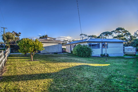 Muirs Beach Retreat - Darwin Holiday 16