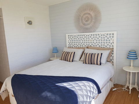 Beach Hut Scamander - Darwin Holiday 4