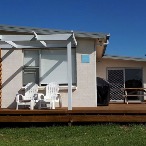 Beach Hut Scamander - Darwin Holiday 2