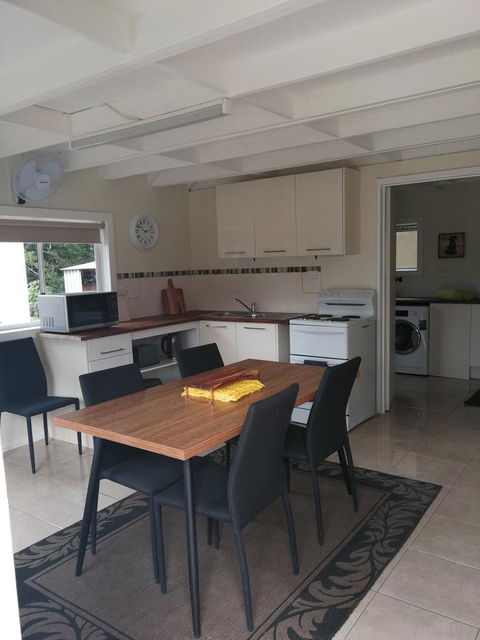 Hilltop Cottages - Darwin Holiday 7