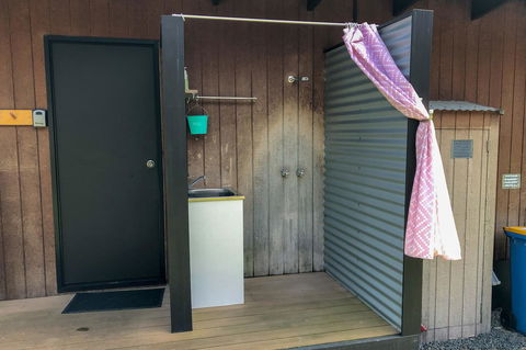 BAY OF FIRES ECO HUT Off Grid Experience At Binalong Bay - Darwin Holiday 17