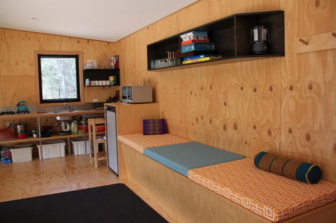 BAY OF FIRES ECO HUT Off Grid Experience At Binalong Bay - Darwin Holiday 10