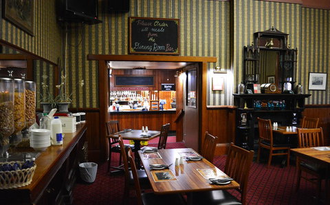 Empire Hotel Queenstown - Darwin Holiday 15