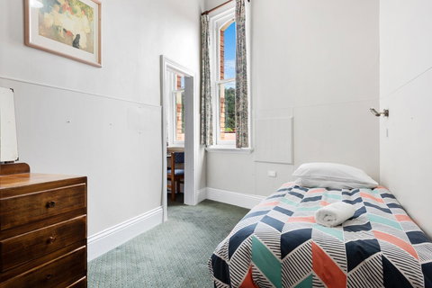 Empire Hotel Queenstown - Darwin Holiday 12