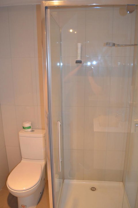 Empire Hotel Queenstown - Darwin Holiday 2