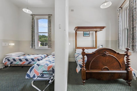 Empire Hotel Queenstown - Darwin Holiday 11