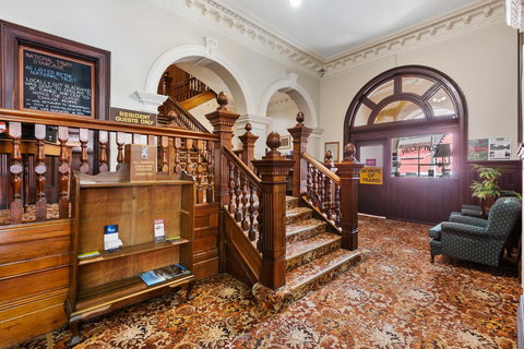 Empire Hotel Queenstown - Darwin Holiday 3