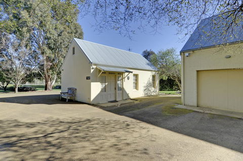 The Mill House Cottage - Darwin Holiday 4