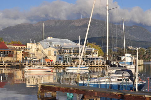 Bellerive Marina View Apartments No 28 - Darwin Holiday 26