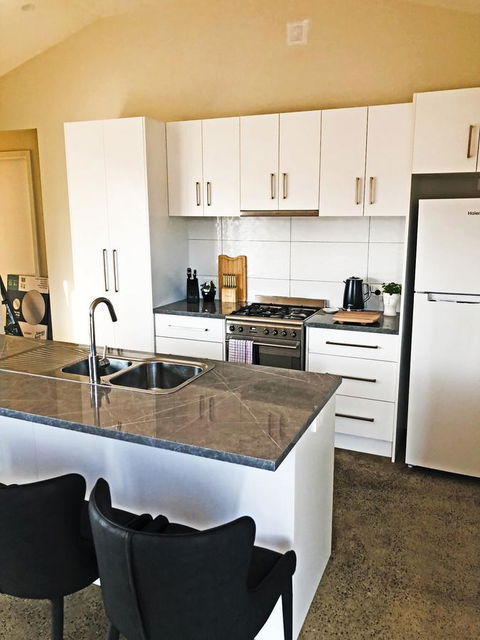 EMBRACING EVANDALE - Hosted By L'Abode Accommodation - Darwin Holiday 18