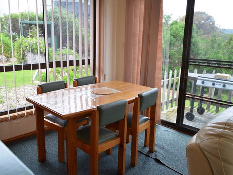 Coles Bay Waterfronter 2 - Darwin Holiday 5