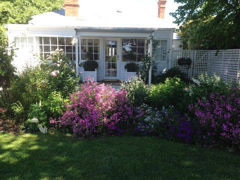 White Dove Cottage Bed And Breakfast - Darwin Holiday 12