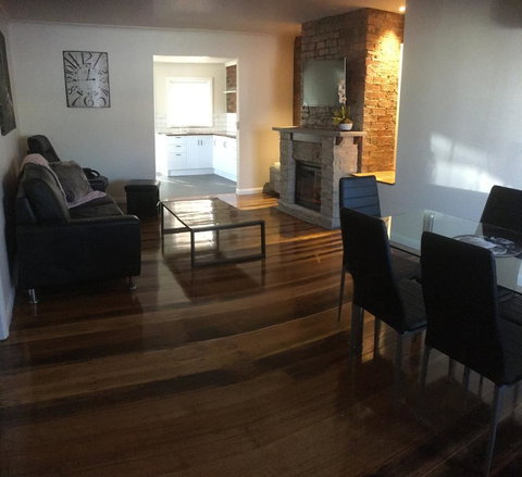 3ree- Spacious & Charming Apartment - Darwin Holiday 11