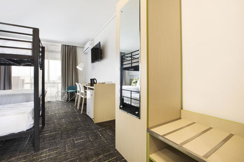 Nightcap At Sandringham Hotel - Darwin Holiday 23