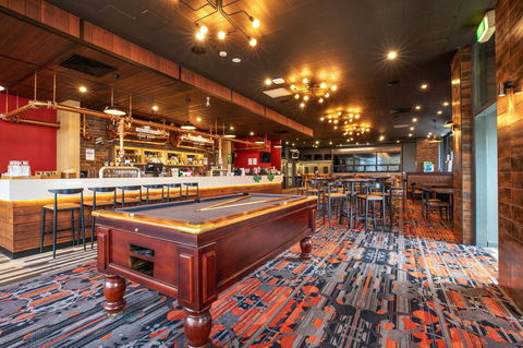 Nightcap At Sandringham Hotel - Darwin Holiday 8