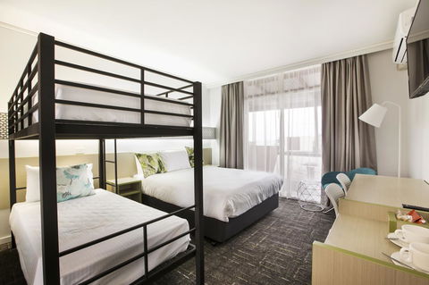 Nightcap At Sandringham Hotel - Darwin Holiday 2