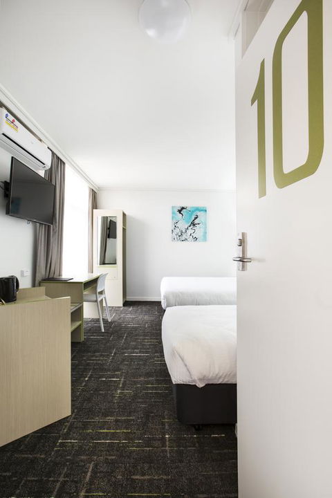 Nightcap At Sandringham Hotel - Darwin Holiday 21