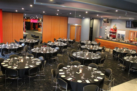 Nightcap At Matthew Flinders Hotel - Darwin Holiday 36