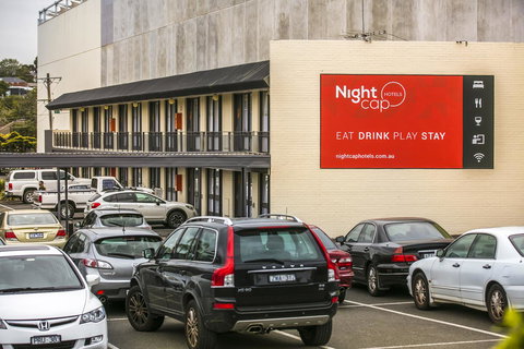 Nightcap At Matthew Flinders Hotel - Darwin Holiday 25