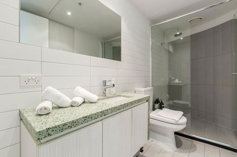 2Bedroom Apartment With Views In Docklands Next To CBD & Marvel Stadium - Darwin Holiday 13
