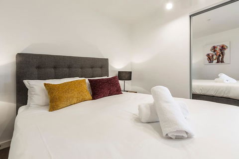 2Bedroom Apartment With Views In Docklands Next To CBD & Marvel Stadium - Darwin Holiday 12