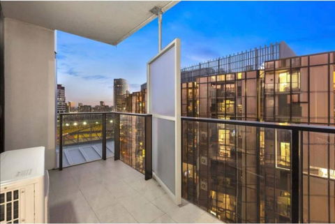 2Bedroom Apartment With Views In Docklands Next To CBD & Marvel Stadium - Darwin Holiday 14