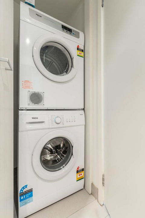 2Bedroom Apartment With Views In Docklands Next To CBD & Marvel Stadium - Darwin Holiday 7