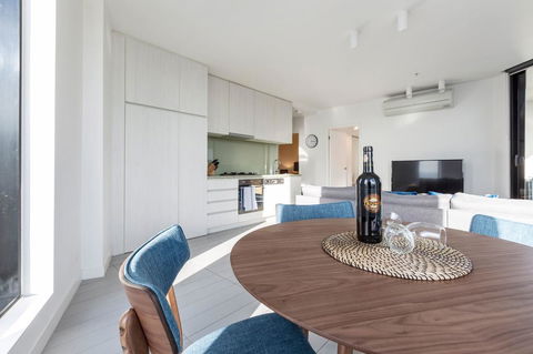 2Bedroom Apartment With Views In Docklands Next To CBD & Marvel Stadium - Darwin Holiday 3