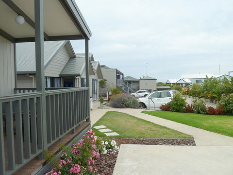 Apollo Bay Waterfront Motor Inn - Darwin Holiday 10