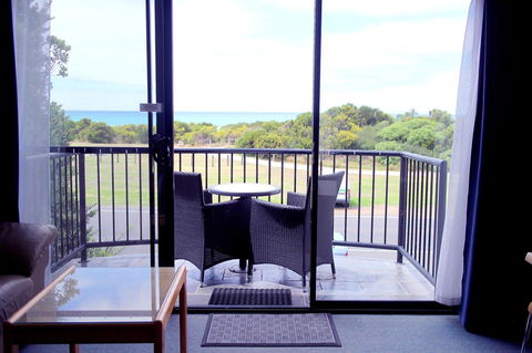 Apollo Bay Waterfront Motor Inn - Darwin Holiday 27