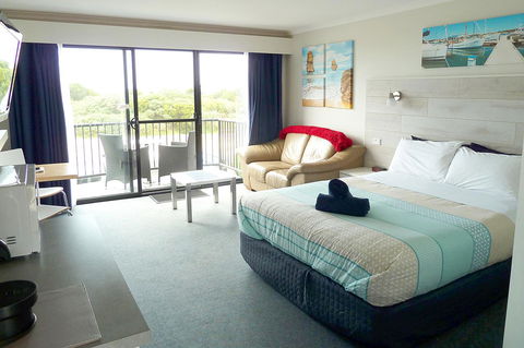 Apollo Bay Waterfront Motor Inn - Darwin Holiday 2