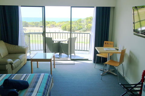 Apollo Bay Waterfront Motor Inn - Darwin Holiday 29