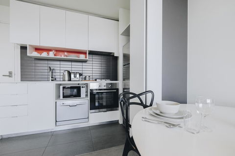 Mono Apartments On Franklin Street - Darwin Holiday 19