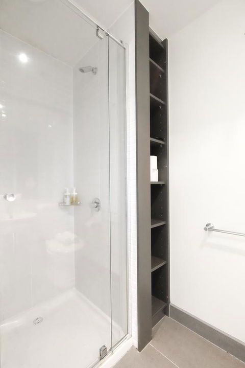 Mono Apartments On Franklin Street - Darwin Holiday 10