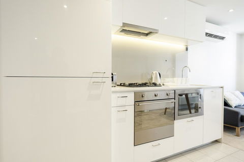 Mono Apartments On Franklin Street - Darwin Holiday 13