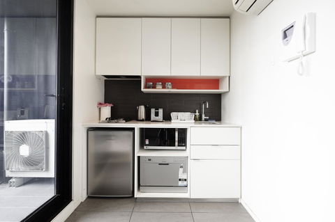 Mono Apartments On Franklin Street - Darwin Holiday 7