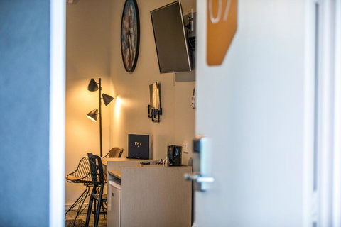 Nightcap At Keysborough Hotel - Darwin Holiday 12