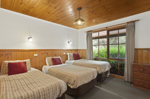 Apollo Bay Cottages - Darwin Holiday 3