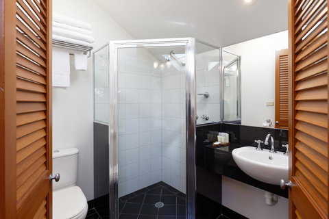 54 On Bank - Darwin Holiday 17