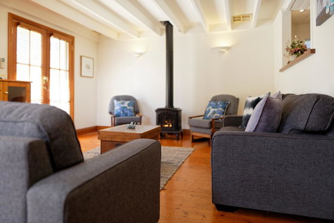 54 On Bank - Darwin Holiday 4